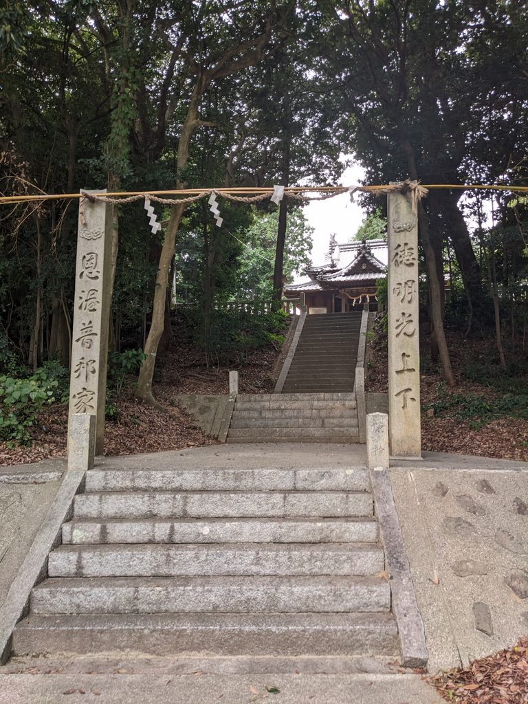 矢田三島神社の境内の風景