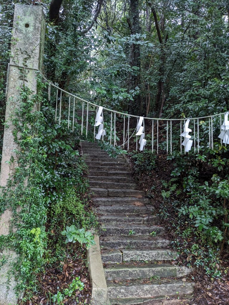宮ケ崎八幡神社の鳥居・参道